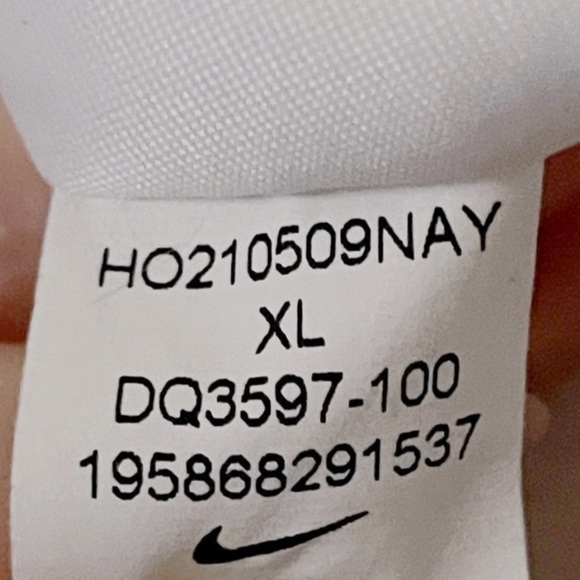 Nike Dri-Fit Terry Fleece Crewneck Sweatshirt Revolve Rainbow White sz womens XL - Picture 7 of 8